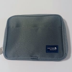 United Airlines Business First Toiletry Bag